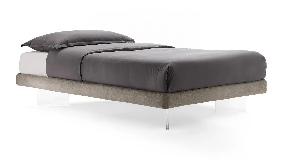 letto sommier con piedini trasparenti da Abiesse 1970 Seregno